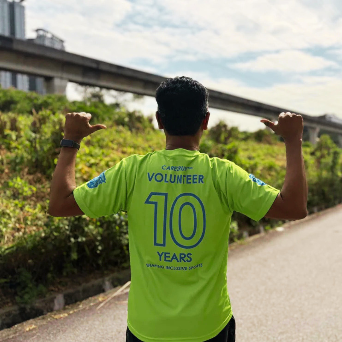 C2R - 10th Anniversary Volunteer Shirt Back For Adults Man In Green